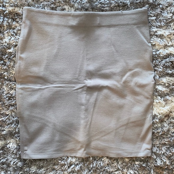 Talula Nude Stretchy Mini Skirt - Picture 2 of 3